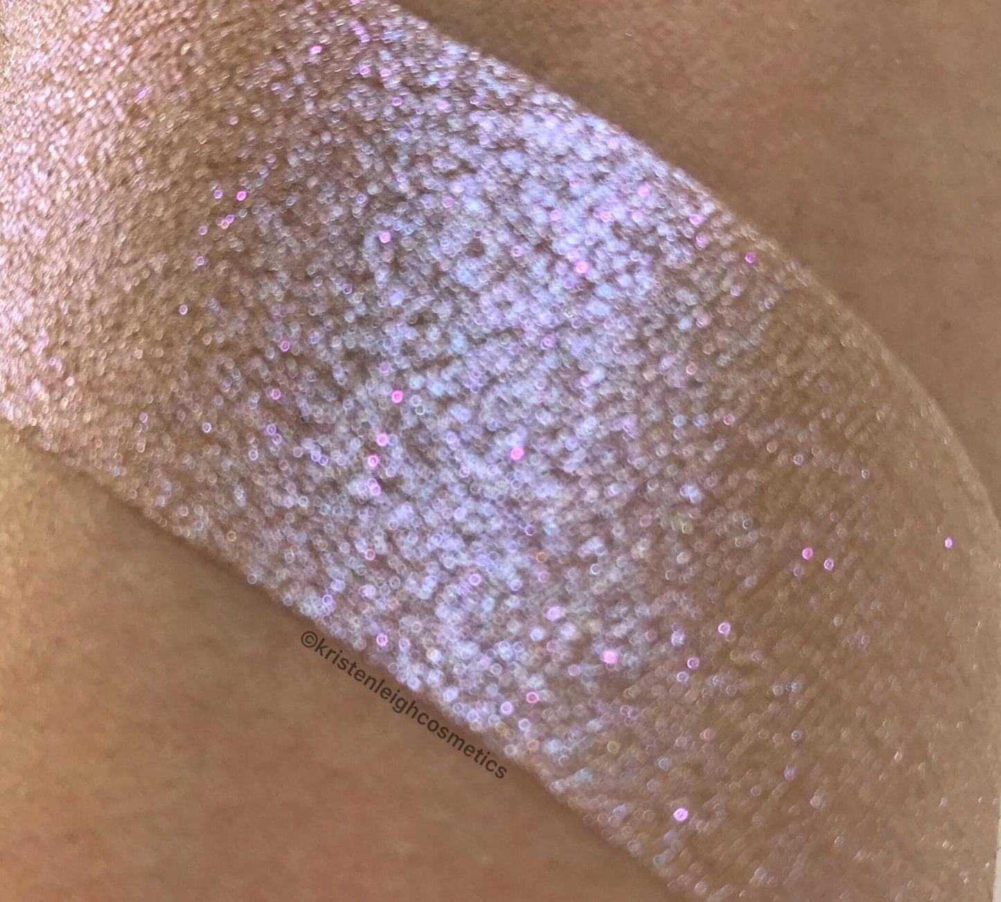 AURA - Color Shifting Highlighter/ Eyeshadow
