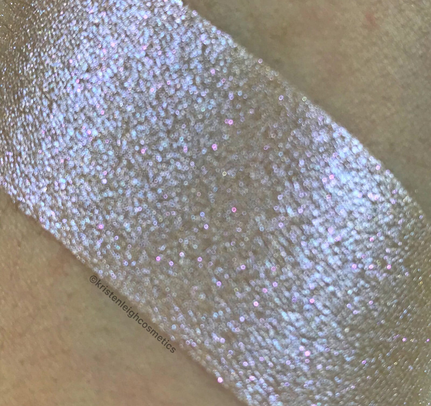 AURA - Color Shifting Highlighter/ Eyeshadow
