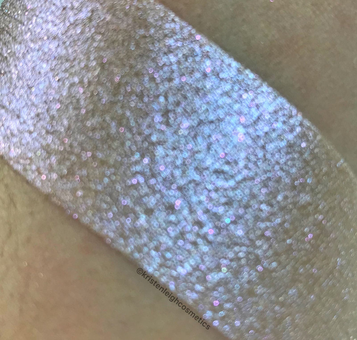 AURA - Color Shifting Highlighter/ Eyeshadow