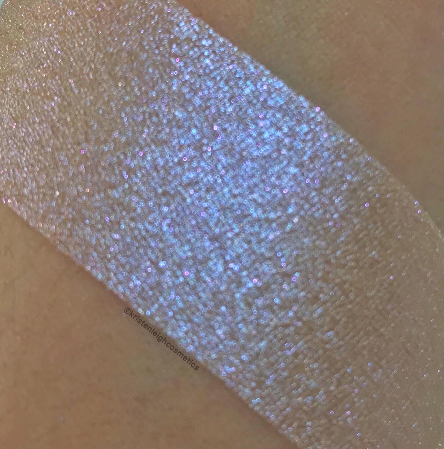 AURA - Color Shifting Highlighter/ Eyeshadow