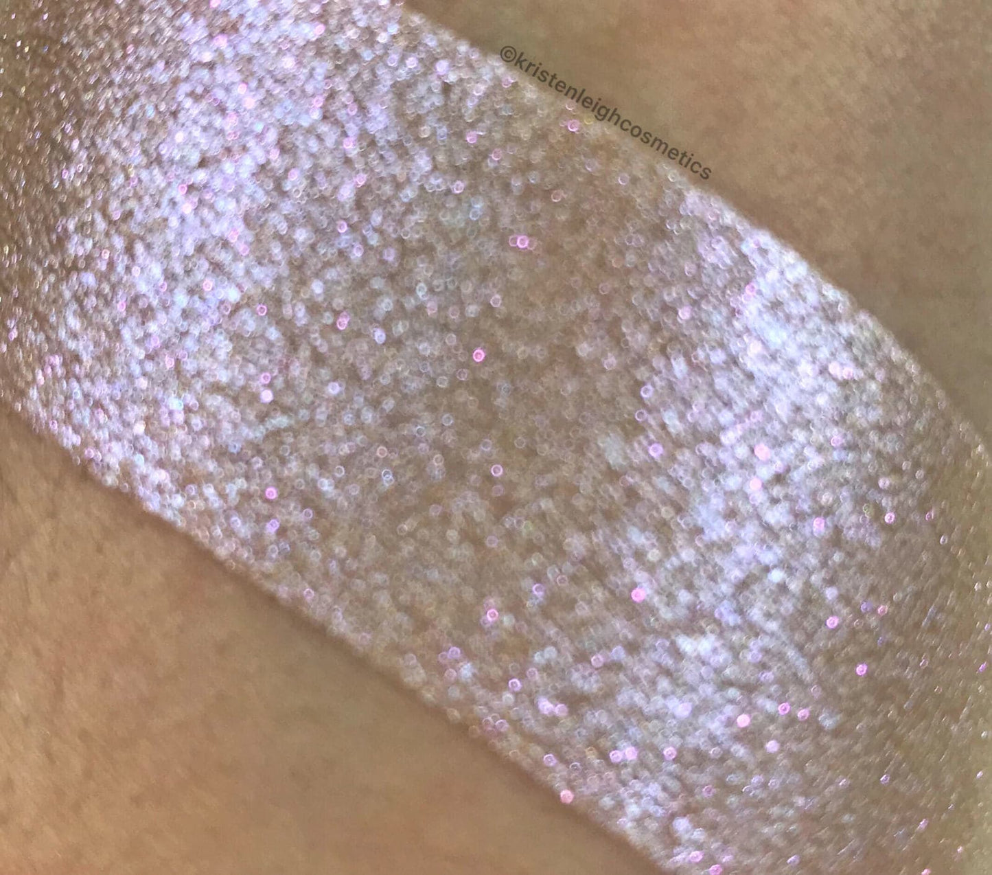AURA - Color Shifting Highlighter/ Eyeshadow