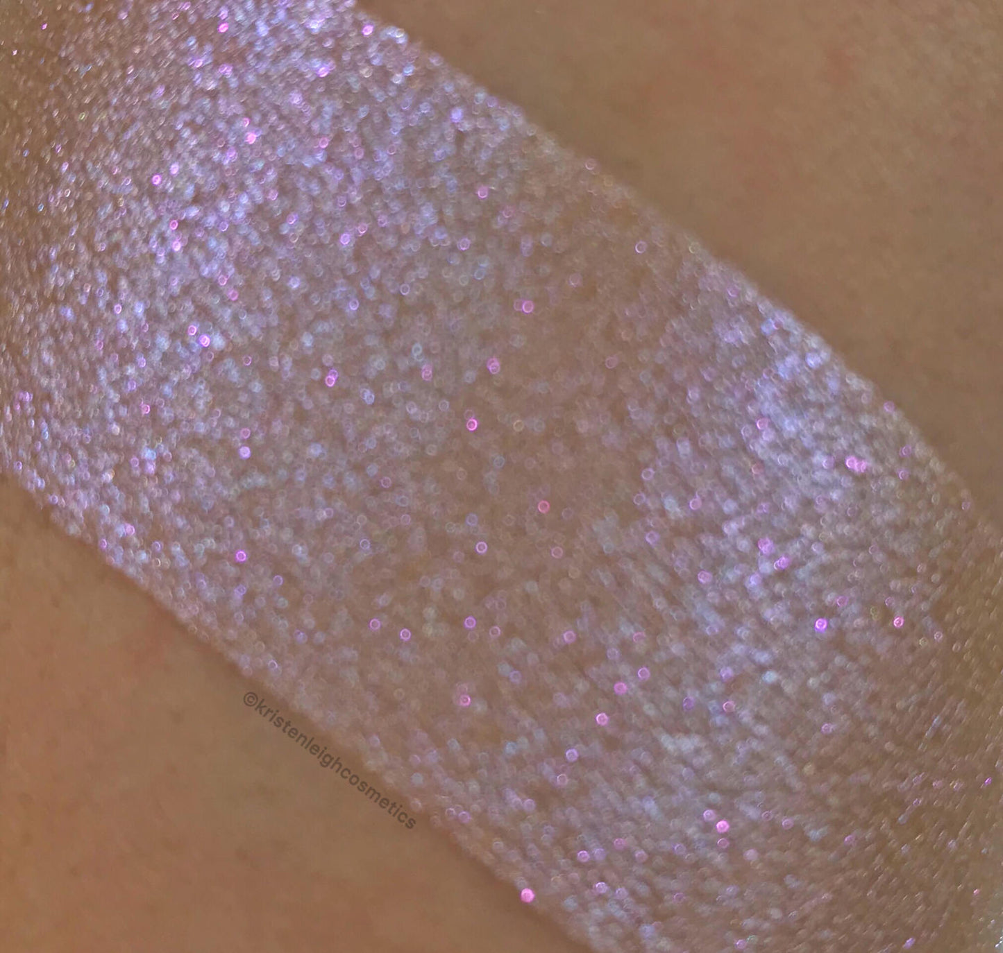 AURA - Color Shifting Highlighter/ Eyeshadow