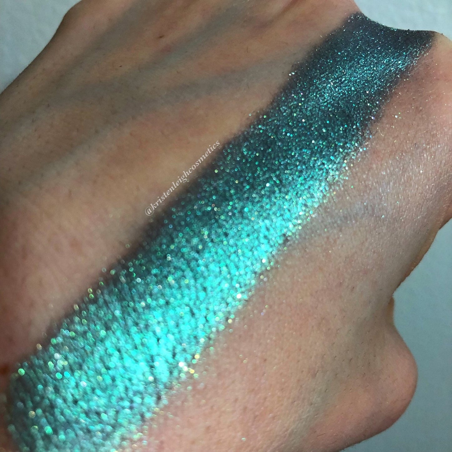 TIME LOOP - Duochrome Eyeshadow