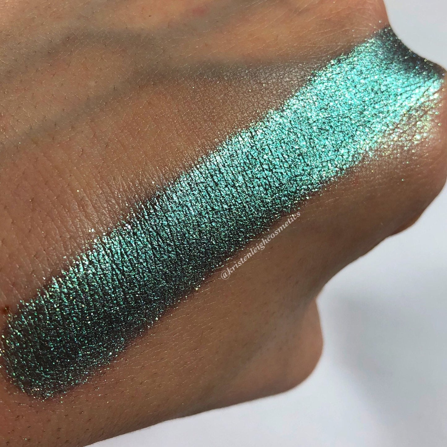 TIME LOOP - Duochrome Eyeshadow