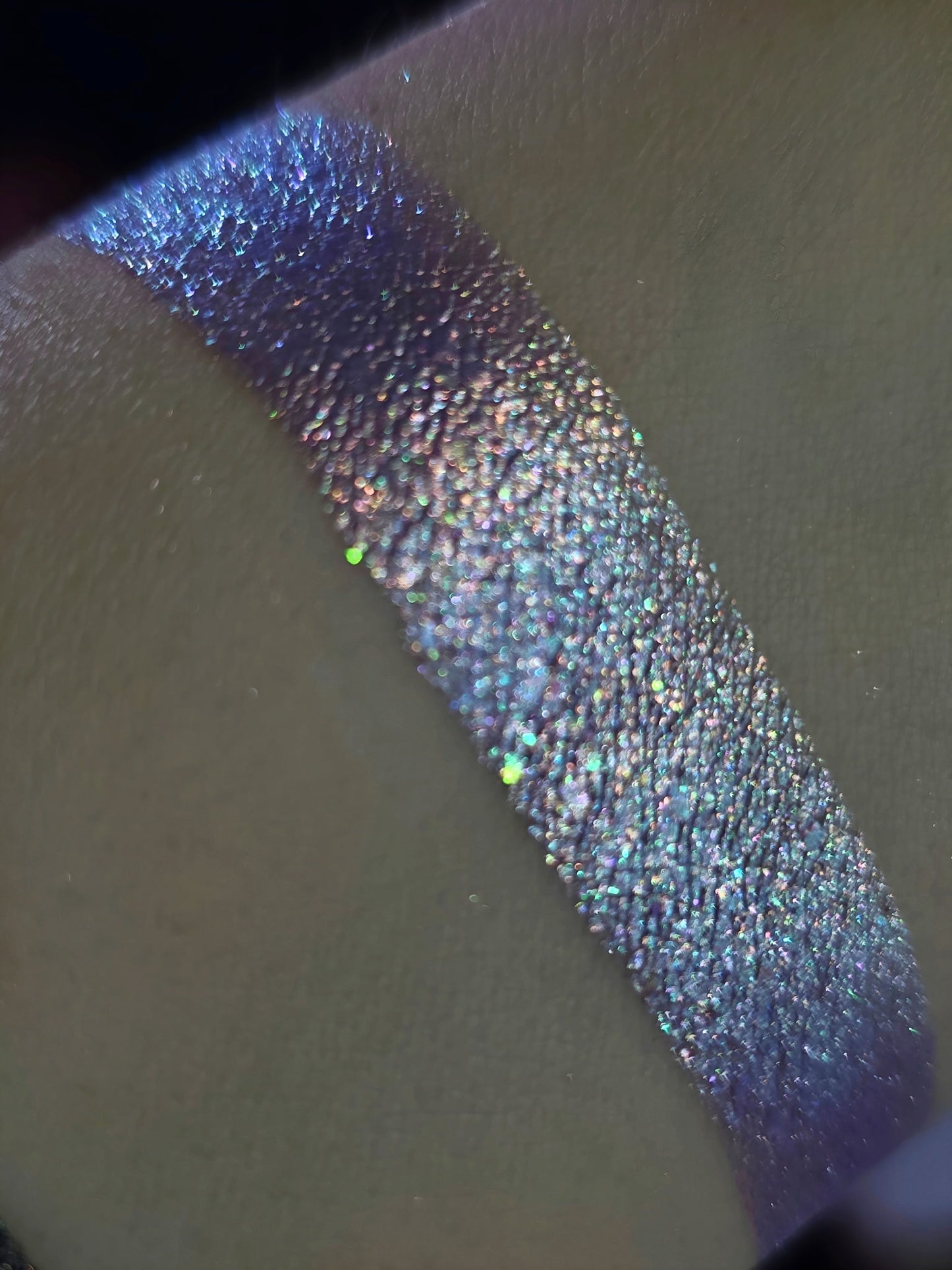 Unbreakable – Multichrome Eyeshadow