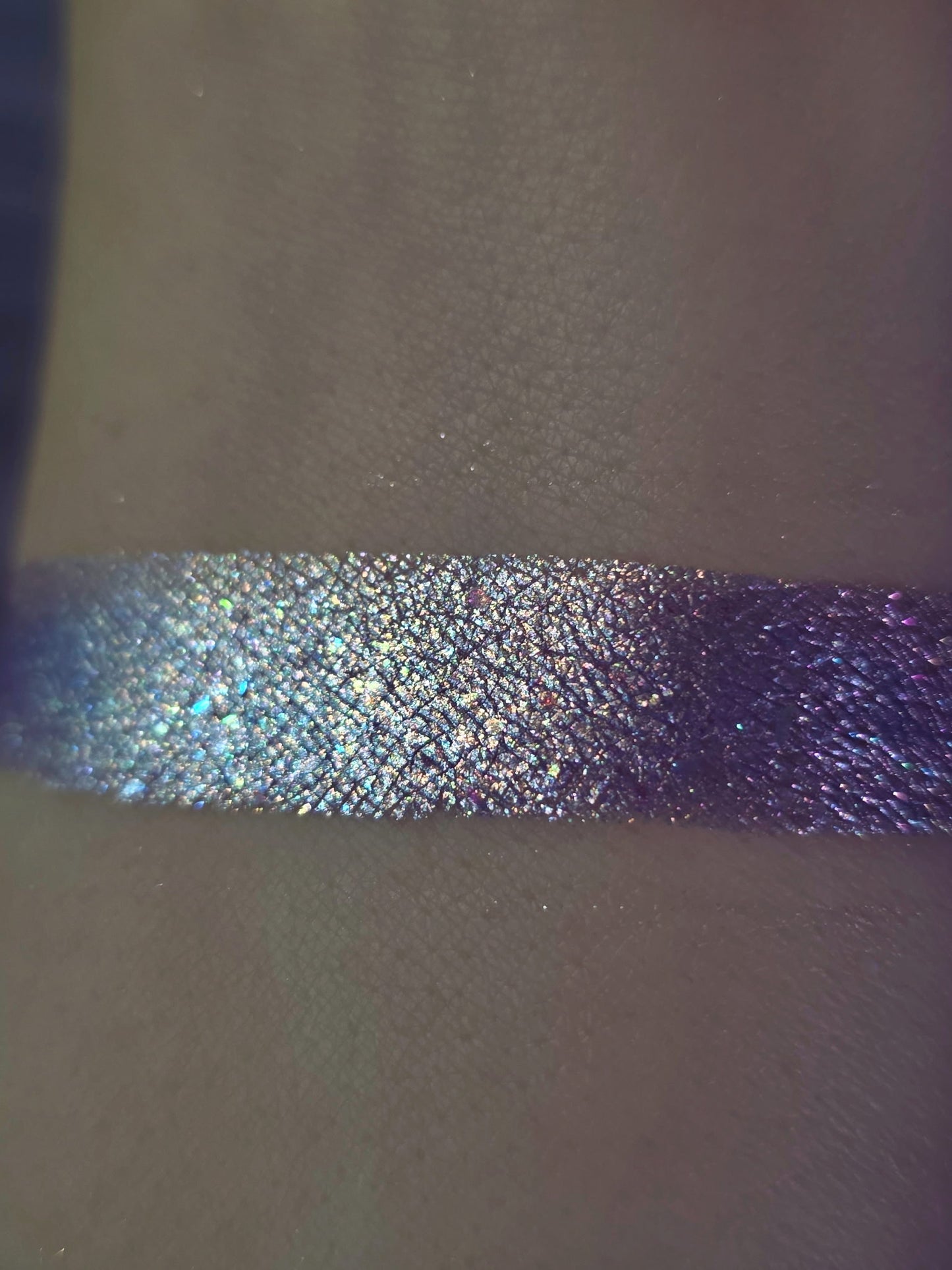 Unbreakable – Multichrome Eyeshadow