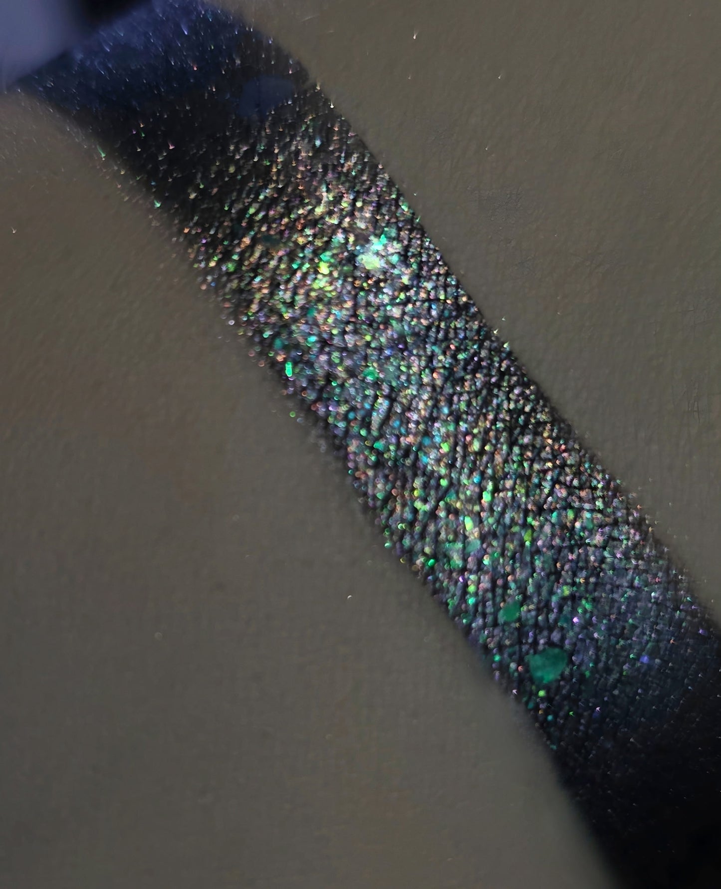 Unbreakable – Multichrome Eyeshadow